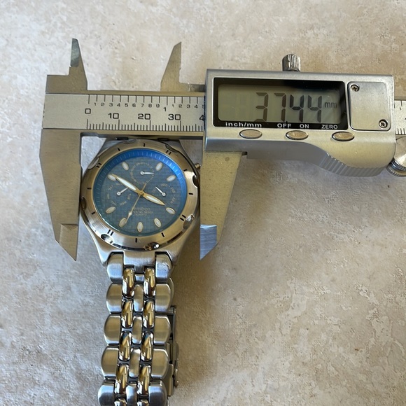 Armitron men battery water resistant 165ft stainless steel date&day month - Picture 8 of 8